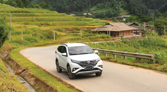 Đuổi theo mùa vàng Mù Cang Chải cùng Toyota Rush