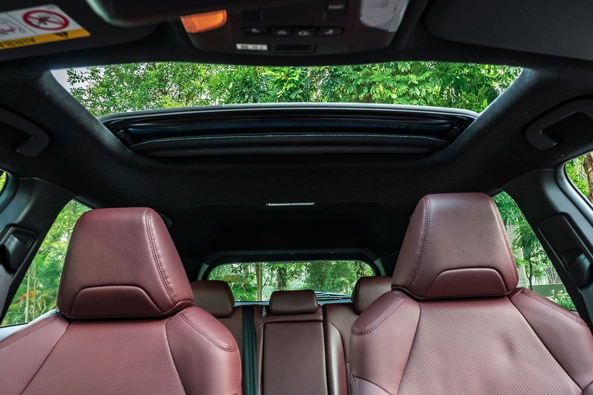 Cách sử dụng cửa sổ trời xe ô tô có thể bạn chưa biết?