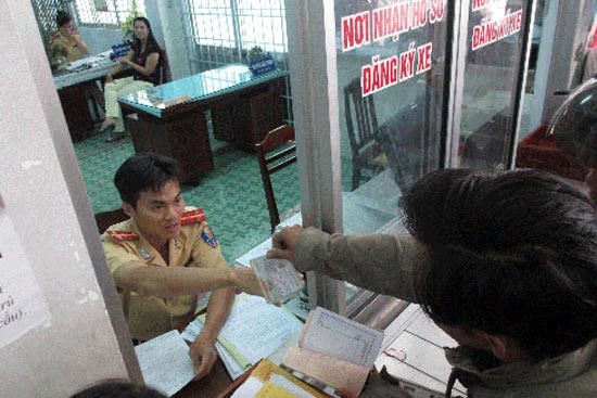 Thủ tục sang tên đổi chủ xe ô tô theo quy định mới năm 2021?