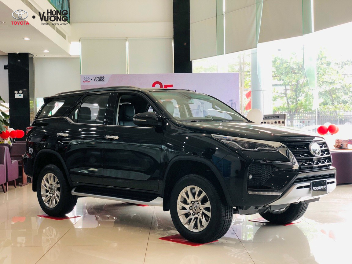 Bên trong Fortuner Legender 2.8 4x4 AT có gì đặc biệt khiến khách hàng Việt thích thú?