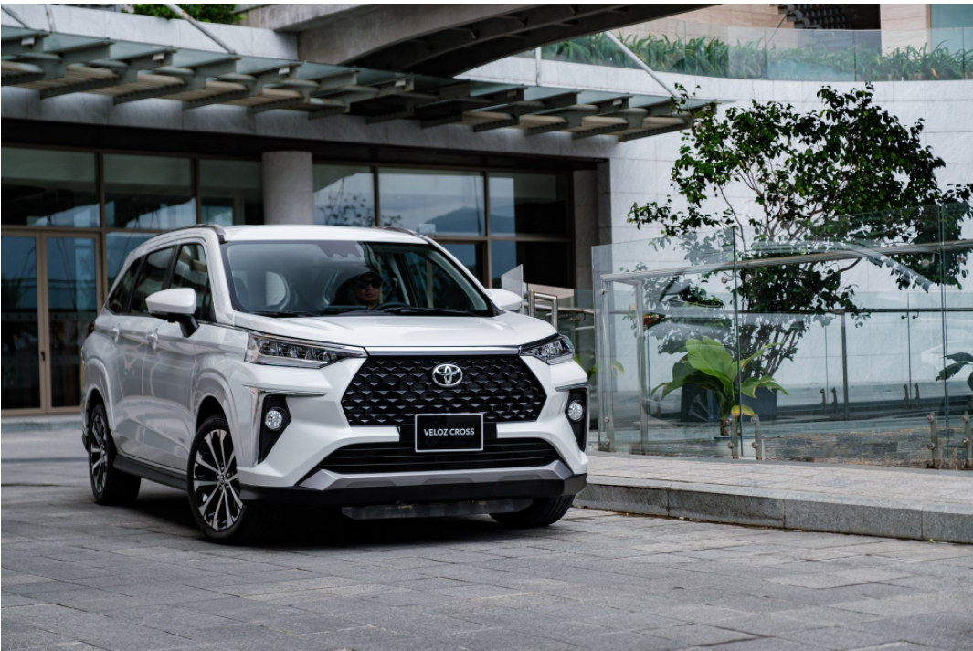 Chi tiết Toyota Veloz Cross 2022 vừa ra mắt, giá từ 648 triệu đồng