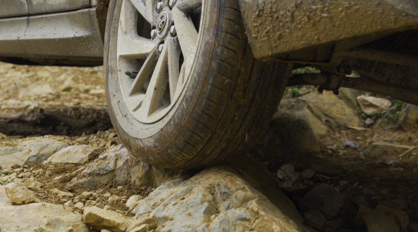 Bí quyết chăm sóc và sử dụng lốp xe ô tô đúng cách