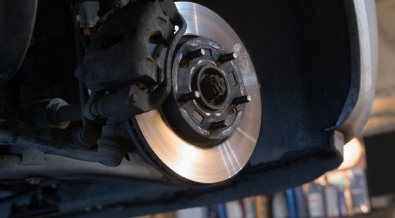 Các lỗi phanh xe ô tô thường gặp và lợi ích bảo dưỡng phanh