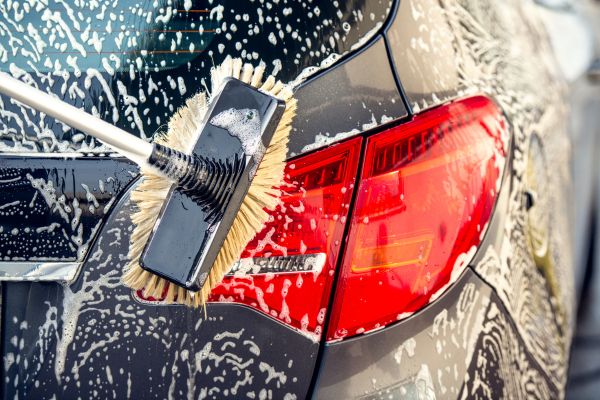 4 điều không nên làm khi tự ô tô tại nhà giữa mùa nắng nóng