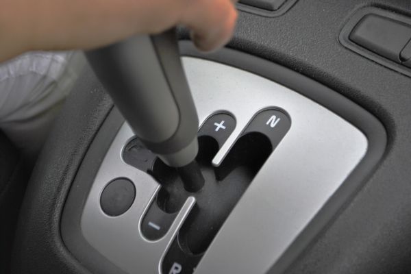 HƯỚNG DẪN LÁI XE SỐ TỰ ĐỘNG CHO NGƯỜI MỚI