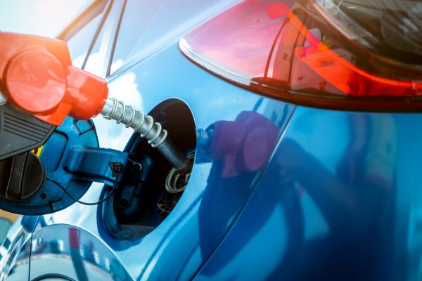 Phải làm thế nào khi đổ nhầm loại nhiên liệu cho xe?