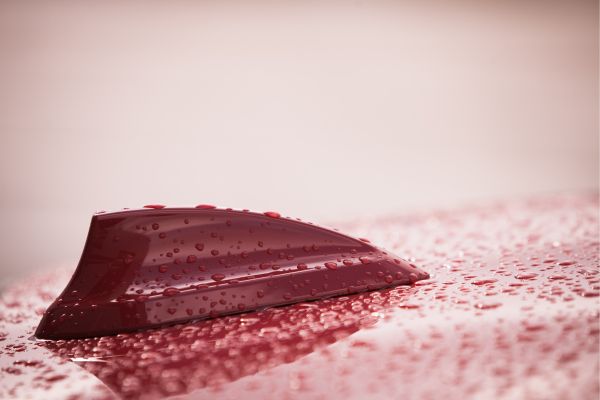 Bạn đã biết đến công dụng ăng ten - vây cá mập trên xe ô tô chưa?