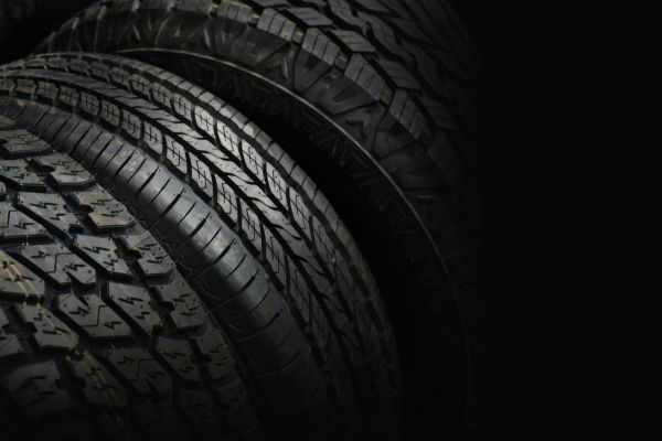 Tại sao trên lốp xe lại có rảnh và gai?