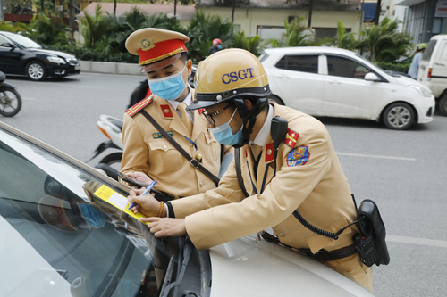 Nộp phạt nguội trực tiếp cho Cảnh sát giao thông