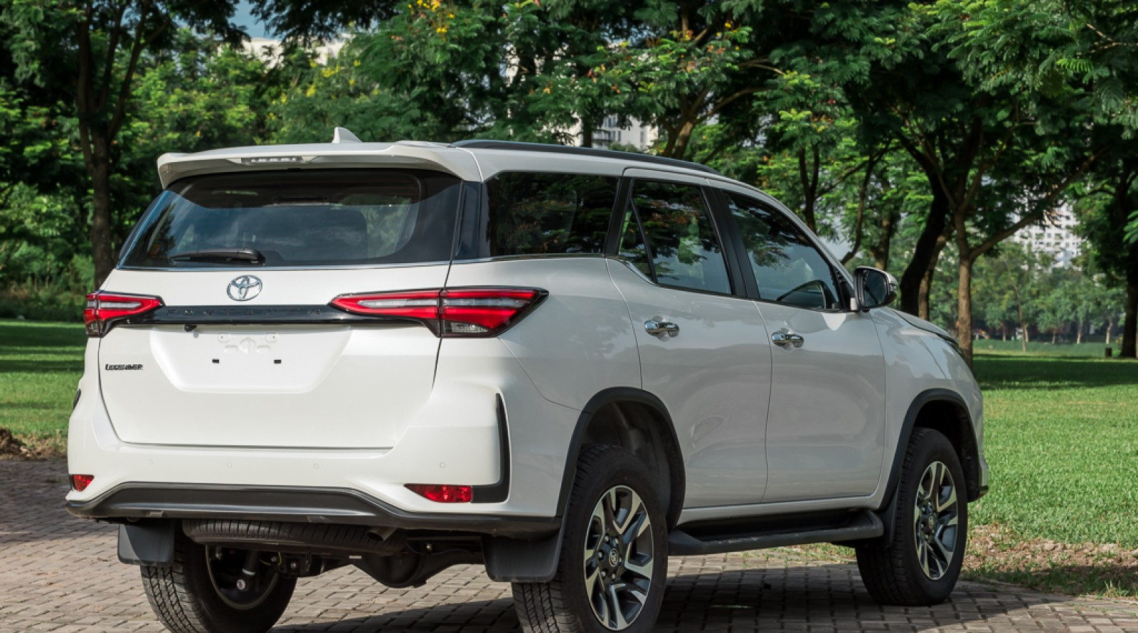 Đuôi xe Toyota Fortuner